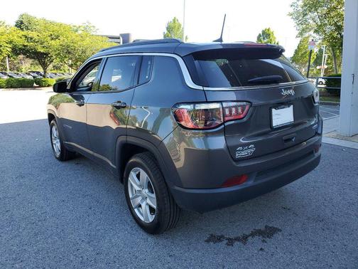 Granite Crystal Metallic Clearcoat 2022 Jeep Compass Latitude