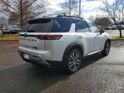 2025 Nissan Pathfinder Platinum 4WD