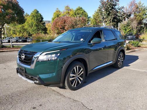 2025 Nissan Pathfinder Platinum 4WD
