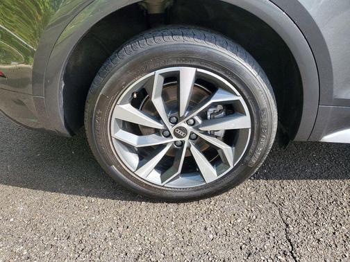 2023 Audi Q5 45 S line Premium Plus