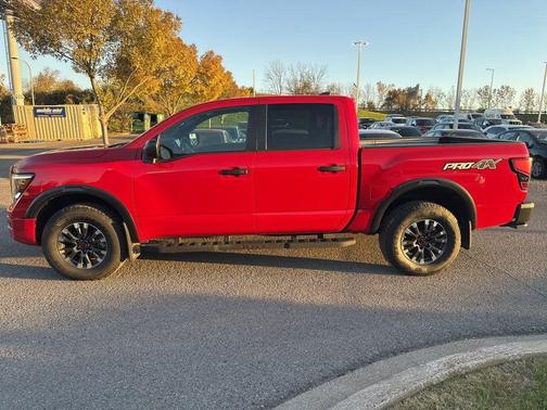 2024 Nissan Titan PRO-4X