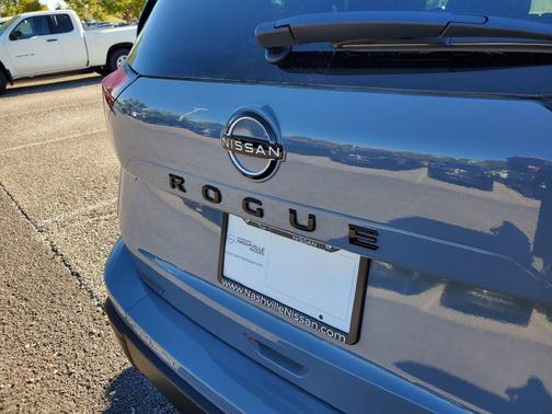 Boulder Gray Pearl 2027 Nissan Rogue