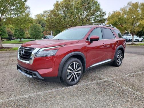 2025 Nissan Pathfinder Platinum 4WD