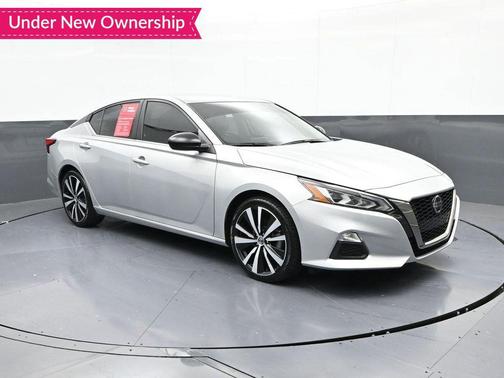 2022 Nissan Altima SR FWD