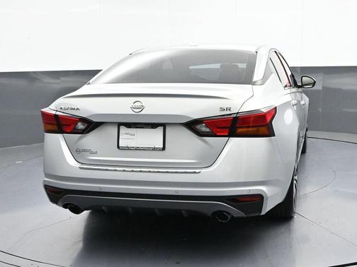 2022 Nissan Altima SR FWD