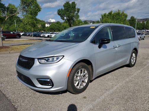 Silver Mist Clearcoat 2024 Chrysler Pacifica Touring L