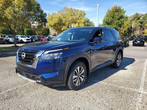 2025 Nissan Pathfinder SL FWD