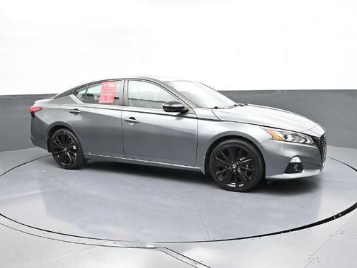2022 Nissan Altima SR FWD