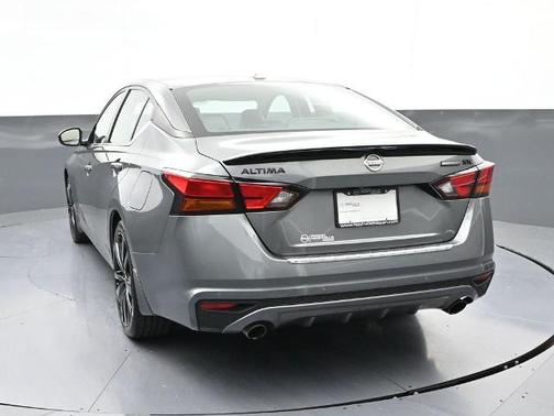 2022 Nissan Altima SR FWD