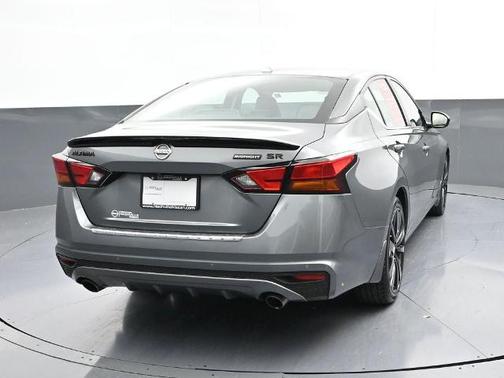 2022 Nissan Altima SR FWD