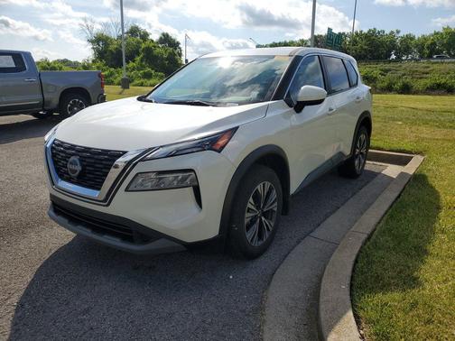 Pearl White Tricoat 2023 Nissan Rogue SV