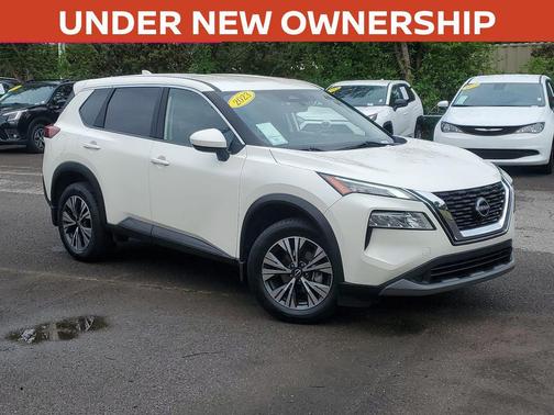 Pearl White Tricoat 2023 Nissan Rogue SV