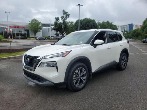 Pearl White Tricoat 2023 Nissan Rogue SV