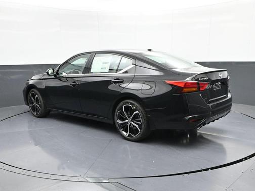 2025 Nissan Altima SR FWD