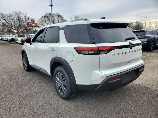 2025 Nissan Pathfinder S FWD