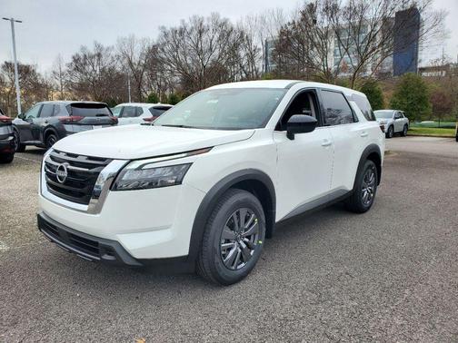 2025 Nissan Pathfinder S FWD