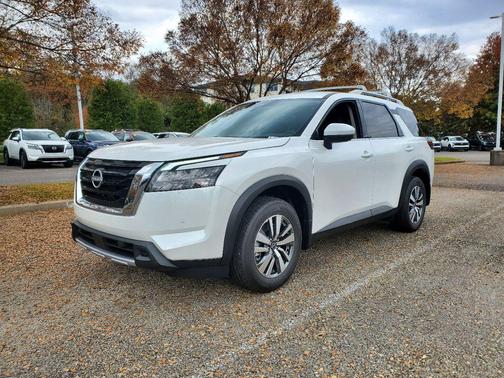 2025 Nissan Pathfinder SL FWD
