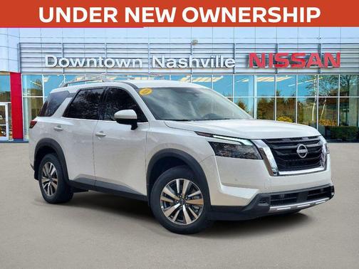 2025 Nissan Pathfinder SL FWD