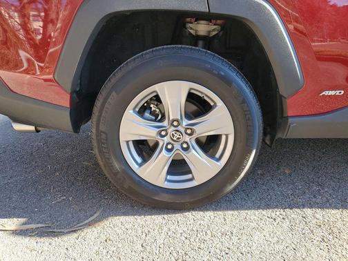 2024 Toyota RAV4 Hybrid LE