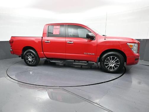 2021 Nissan Titan SV