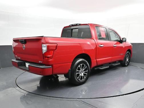 2021 Nissan Titan SV