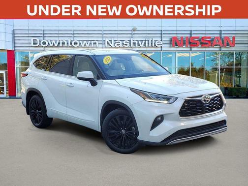 2022 Toyota Highlander Platinum