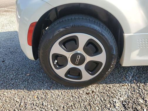2016 FIAT 500e Battery Electric