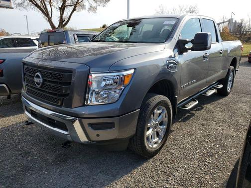 2024 Nissan Titan XD SV