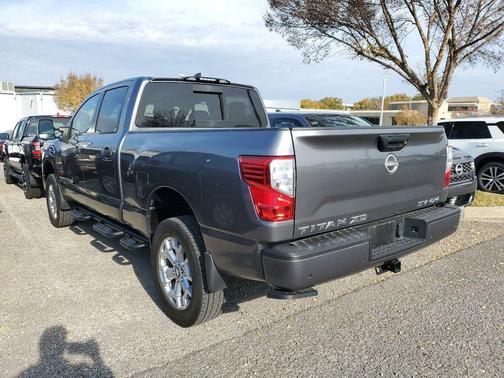 2024 Nissan Titan XD SV