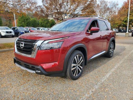 2025 Nissan Pathfinder Platinum FWD