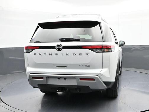 2025 Nissan Pathfinder Platinum 4WD