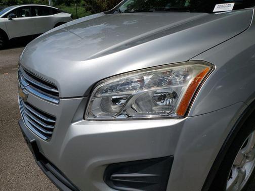 Silver Ice Metallic 2016 Chevrolet Trax LS