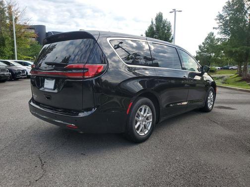 Diamond Black Crystal Pearlcoat 2025 Chrysler Pacifica L