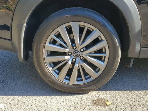 2024 Nissan Pathfinder SL FWD