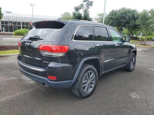 Diamond Black Crystal Pearlcoat 2017 Jeep Grand Cherokee Limited