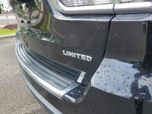 Diamond Black Crystal Pearlcoat 2017 Jeep Grand Cherokee Limited