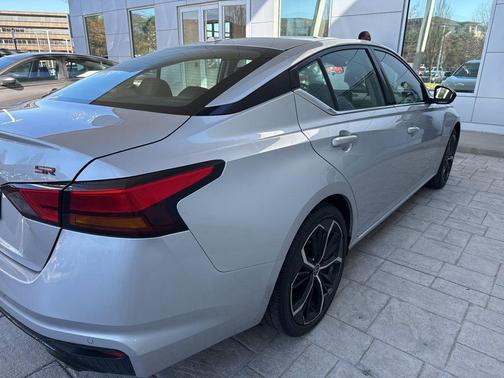 2024 Nissan Altima SR FWD