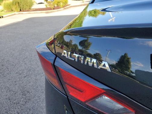 2022 Nissan Altima S FWD