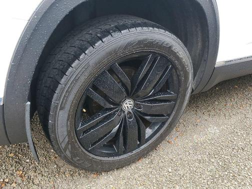 2018 Volkswagen Atlas 3.6L SEL Premium