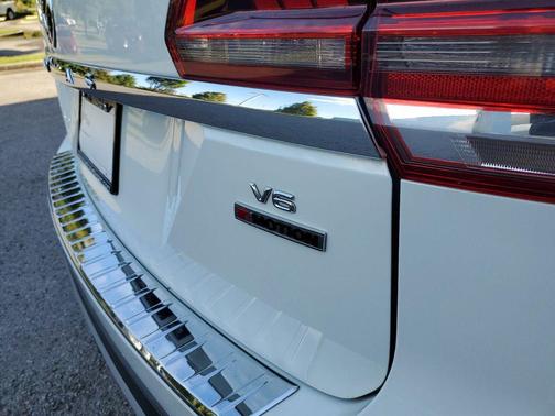 2018 Volkswagen Atlas 3.6L SEL Premium