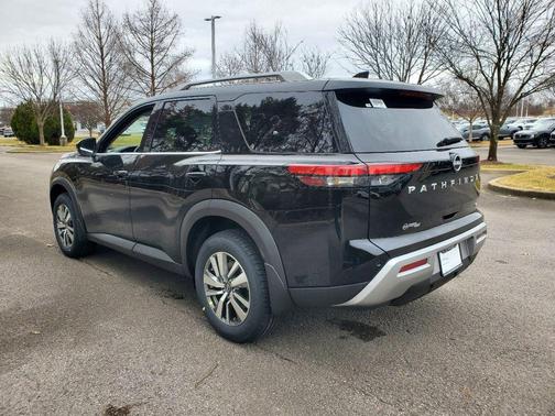 2025 Nissan Pathfinder SL FWD