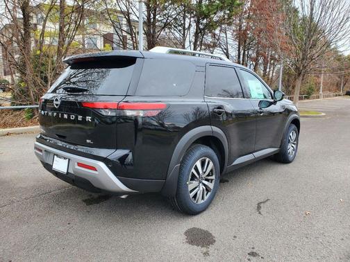 2025 Nissan Pathfinder SL FWD