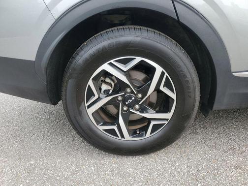 Steel Gray 2024 Kia Sportage LX
