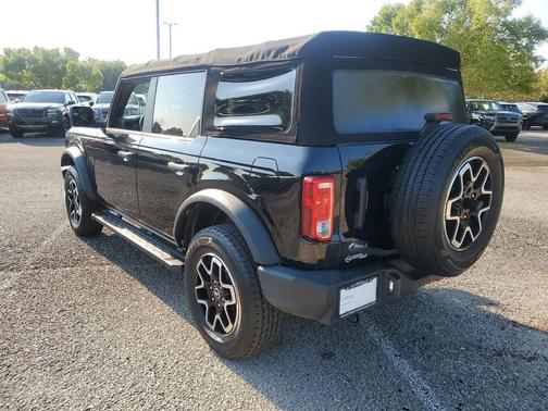 2021 Ford Bronco Base