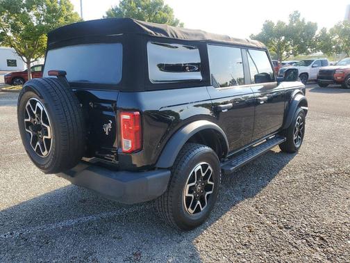 2021 Ford Bronco Base