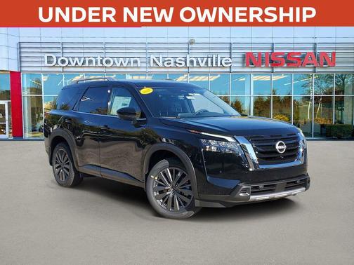 2025 Nissan Pathfinder SL 4WD