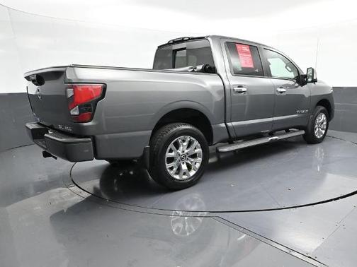 2021 Nissan Titan SL