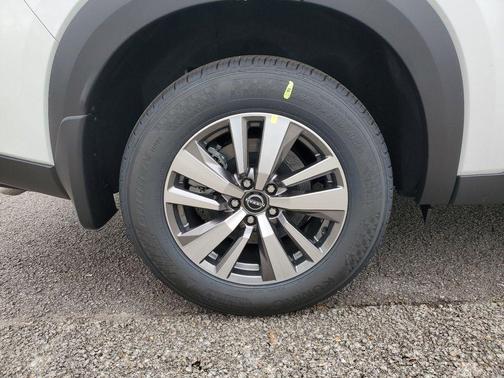 2025 Nissan Pathfinder SL FWD