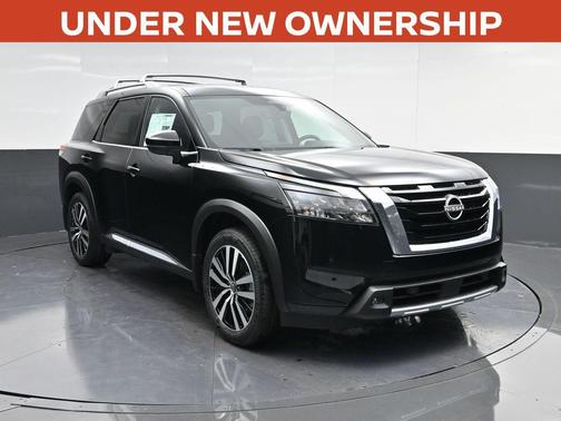 2025 Nissan Pathfinder Platinum FWD