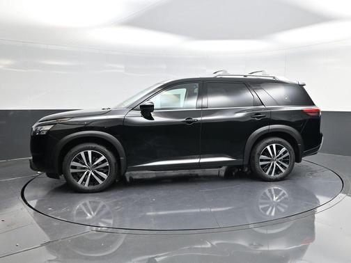 2025 Nissan Pathfinder Platinum FWD